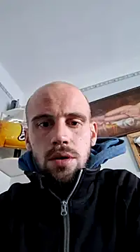 Snapshot of Rejtelmesest chatting on 02/05/25, 01:22 Rejtelmesest online show from 02/05/25, 01:22