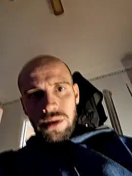 Snapshot of Rejtelmesest chatting on 02/10/25, 07:28 Rejtelmesest online show from 02/10/25, 07:28