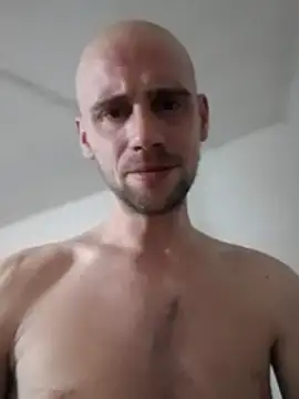 Snapshot of Rejtelmesest chatting on 03/02/25, 01:04 Rejtelmesest online show from 03/02/25, 01:04