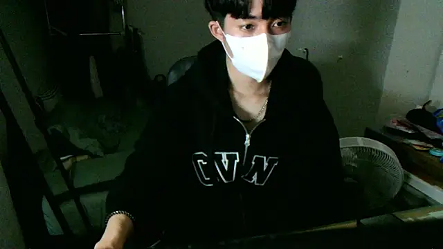 Snapshot of max5388 chatting on 11/19/25, 05:24 max5388 online show from 11/19/25, 05:24