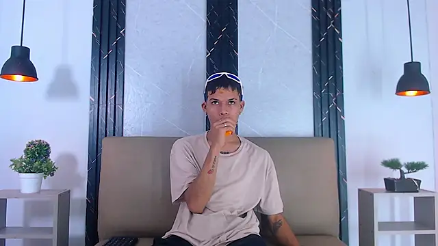 Levis Montes online show from 02/12/25, 07:24