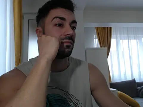 Snapshot of GoldenMark chatting on 02/05/25, 09:36 GoldenMark online show from 02/05/25, 09:36