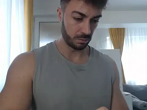 Snapshot of GoldenMark chatting on 10/15/25, 01:33 GoldenMark online show from 10/15/25, 01:33