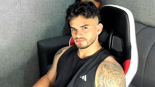 Ricardogo19 online show from 10/19/25, 05:46