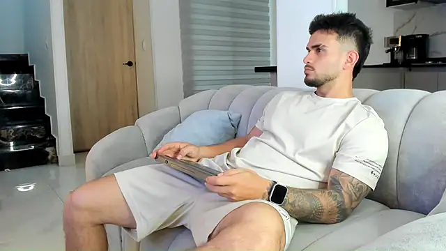 Ricardogo19 online show from 04/14/26, 01:06