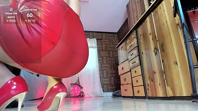 Cristina Vanegas631 online show from 10/31/25, 09:38