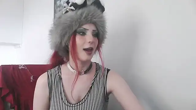 MoonLady online show from 02/04/25, 12:33