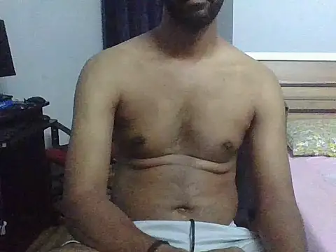 Snapshot of IndianEurope chatting on 10/08/25, 03:31 IndianEurope online show from 10/08/25, 03:31