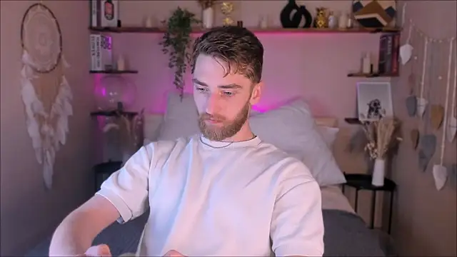 Snapshot of DexterDexx chatting on 09/22/25, 10:23 DexterDexx online show from 09/22/25, 10:23