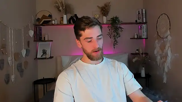 Snapshot of DexterDexx chatting on 10/13/25, 09:37 DexterDexx online show from 10/13/25, 09:37