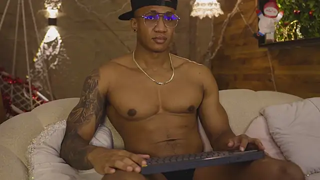 Logan Varela online show from 12/15/25, 01:04