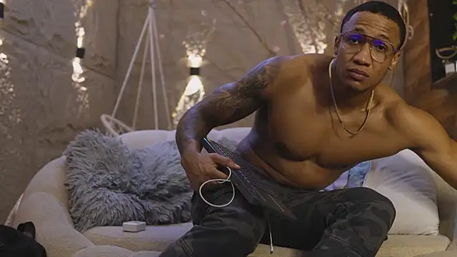 Logan Varela online show from 03/27/26, 08:52