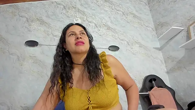 Snapshot of hari_lissaw chatting on 01/17/25, 03:01 hari lissaw online show from 01/17/25, 03:01