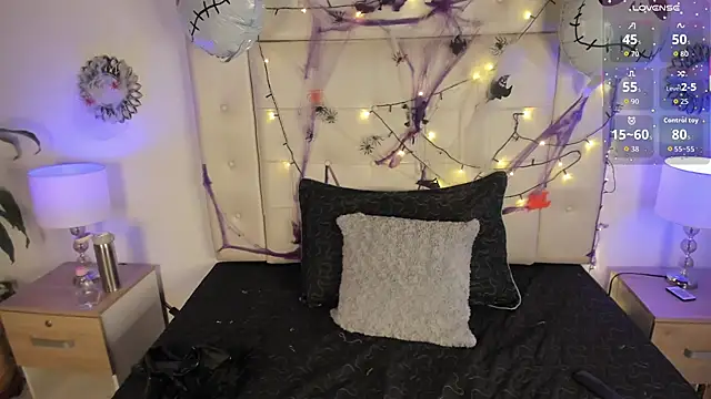 Agatha Vixen online show from 10/31/25, 12:50