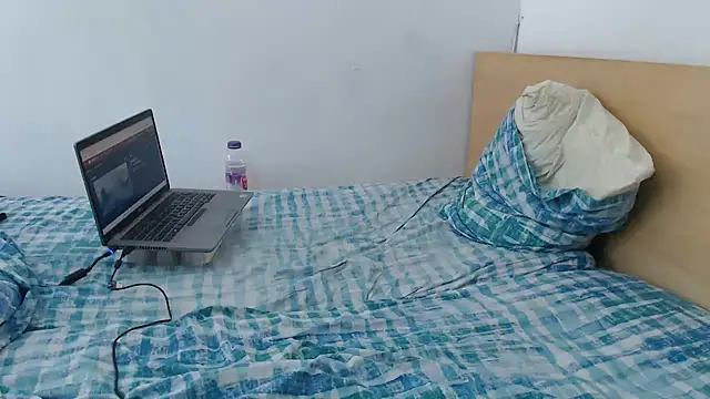 erikamavrik online show from 11/11/25, 07:30