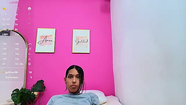 Snapshot of yourcuteneighbourr chatting on 01/21/25, 09:35 yourcuteneighbourr online show from 01/21/25, 09:35