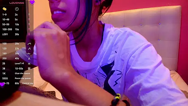 Snapshot of yourcuteneighbourr chatting on 02/04/25, 09:38 yourcuteneighbourr online show from 02/04/25, 09:38