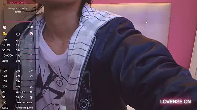 Snapshot of yourcuteneighbourr chatting on 02/08/25, 03:08 yourcuteneighbourr online show from 02/08/25, 03:08