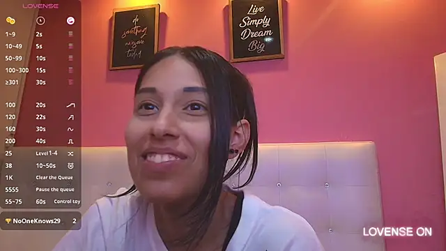 Snapshot of yourcuteneighbourr chatting on 02/08/25, 09:35 yourcuteneighbourr online show from 02/08/25, 09:35