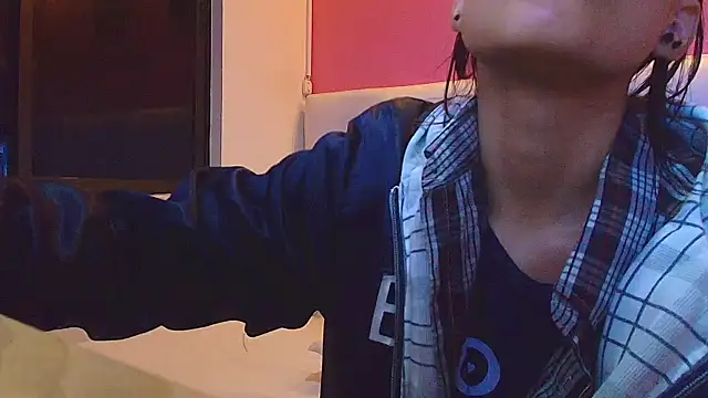 Snapshot of yourcuteneighbourr chatting on 02/19/25, 03:06 yourcuteneighbourr online show from 02/19/25, 03:06