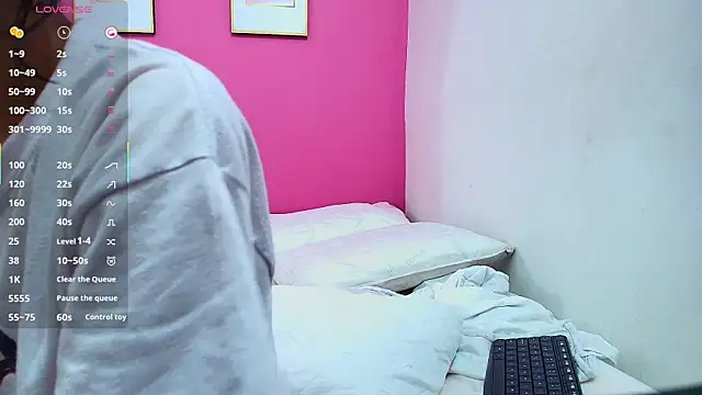 Snapshot of yourcuteneighbourr chatting on 03/05/25, 03:08 yourcuteneighbourr online show from 03/05/25, 03:08