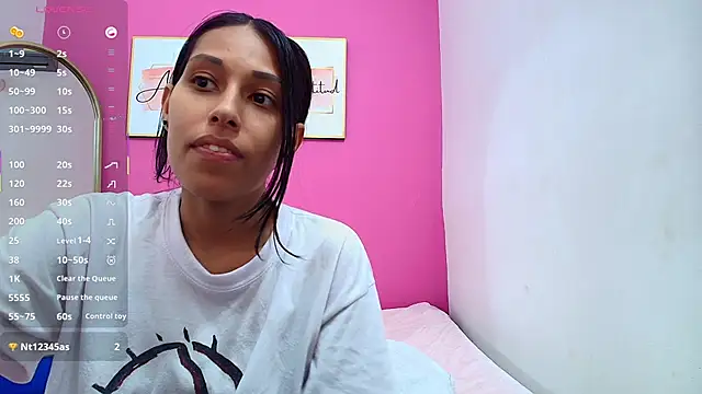 Snapshot of yourcuteneighbourr chatting on 03/05/25, 06:12 yourcuteneighbourr online show from 03/05/25, 06:12