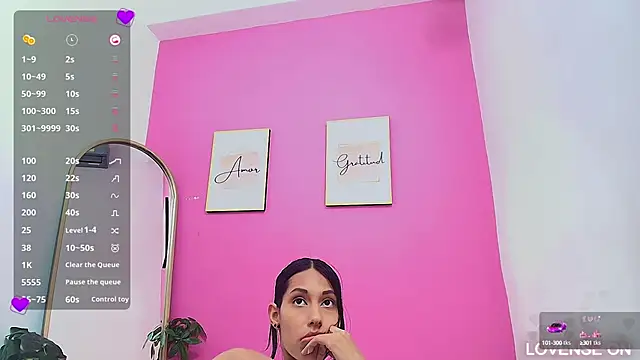 Snapshot of yourcuteneighbourr chatting on 03/13/25, 09:21 yourcuteneighbourr online show from 03/13/25, 09:21