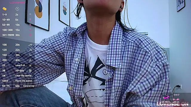 Snapshot of yourcuteneighbourr chatting on 03/18/25, 02:58 yourcuteneighbourr online show from 03/18/25, 02:58