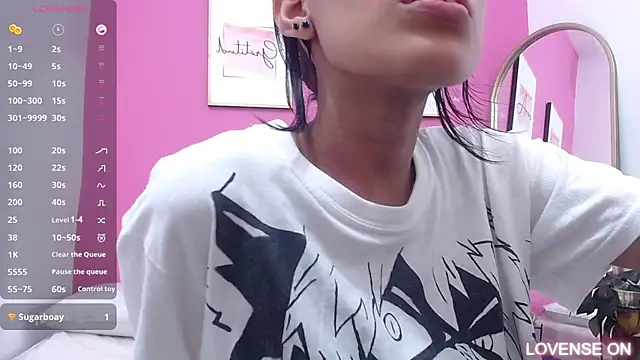 Snapshot of yourcuteneighbourr chatting on 03/20/25, 06:08 yourcuteneighbourr online show from 03/20/25, 06:08