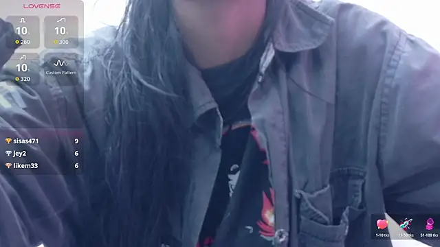 Snapshot of yourcuteneighbourr chatting on 11/12/25, 02:56 yourcuteneighbourr online show from 11/12/25, 02:56