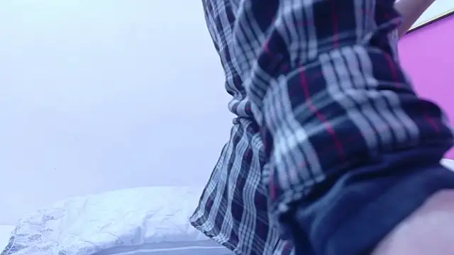 Snapshot of yourcuteneighbourr chatting on 12/23/25, 03:15 yourcuteneighbourr online show from 12/23/25, 03:15