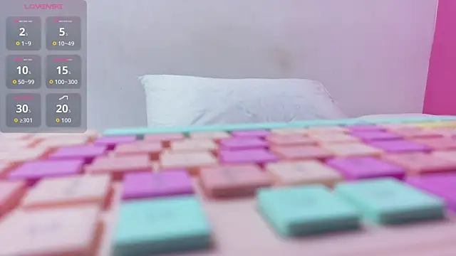 Snapshot of yourcuteneighbourr chatting on 02/20/26, 02:41 yourcuteneighbourr online show from 02/20/26, 02:41