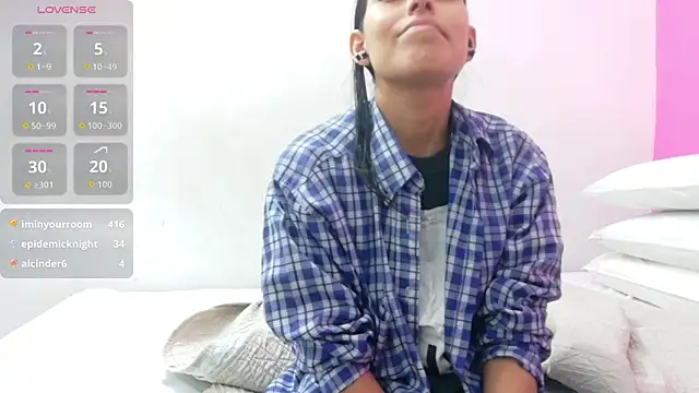 Snapshot of yourcuteneighbourr chatting on 02/24/26, 02:42 yourcuteneighbourr online show from 02/24/26, 02:42