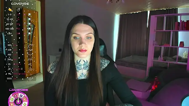 Snapshot of AizaRose chatting on 04/27/26, 07:06 AizaRose online show from 04/27/26, 07:06
