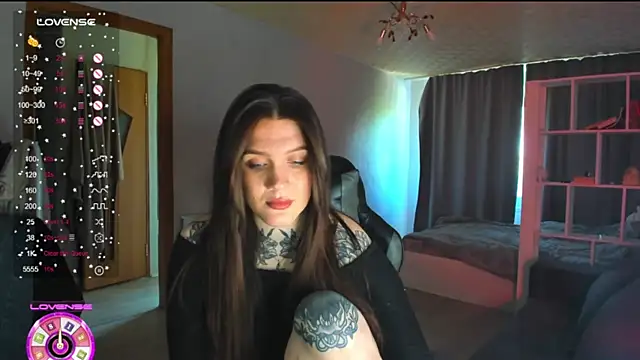Snapshot of AizaRose chatting on 05/13/26, 07:28 AizaRose online show from 05/13/26, 07:28