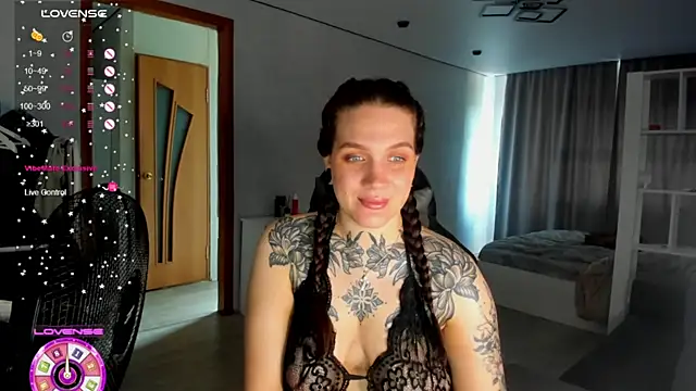 Snapshot of AizaRose chatting on 07/07/26, 05:43 AizaRose online show from 07/07/26, 05:43