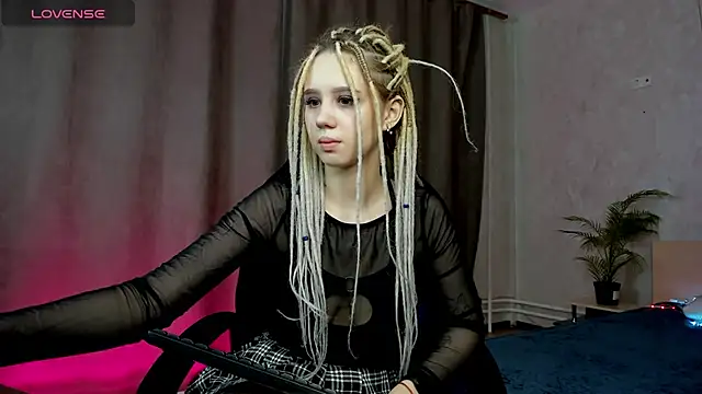 Snapshot of Valerie_Woods chatting on 12/26/24, 07:03 Valerie Woods online show from 12/26/24, 07:03