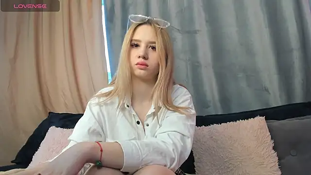 Snapshot of Valerie_Woods chatting on 01/24/25, 07:19 Valerie Woods online show from 01/24/25, 07:19