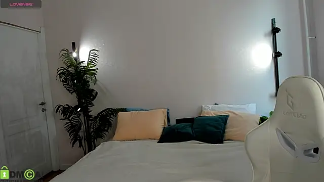 Valerie Woods online show from 07/12/26, 01:07