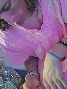 gurlnips online show from 01/13/26, 06:02