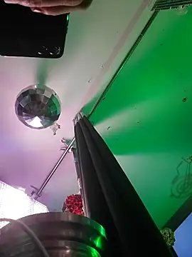 gurlnips online show from 01/15/26, 01:32