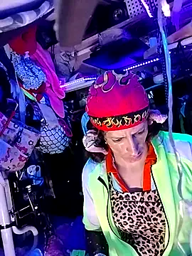 gurlnips online show from 03/20/26, 01:43