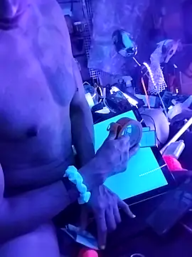 gurlnips online show from 03/26/26, 05:46