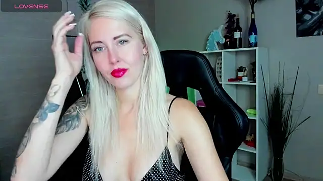 Mermaid N online show from 10/10/25, 01:48