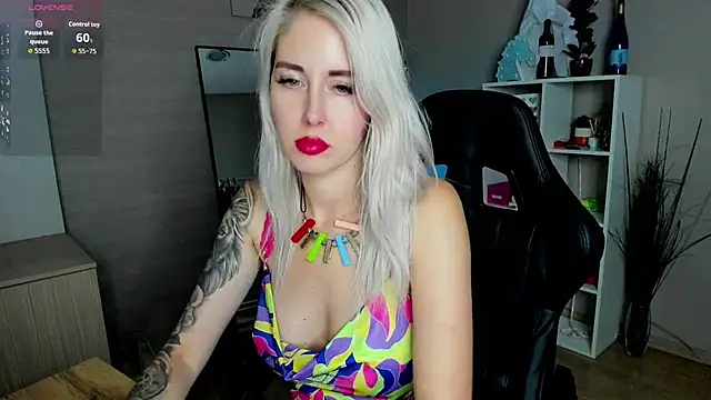 Mermaid N online show from 11/17/25, 01:44