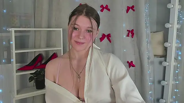 Rebecca Kelly online show from 01/05/25, 06:35