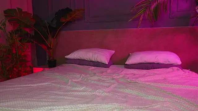 Liv Fay online show from 12/04/25, 02:04