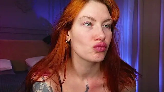 Snapshot of Liv_Fay chatting on 02/26/26, 03:44 Liv Fay online show from 02/26/26, 03:44