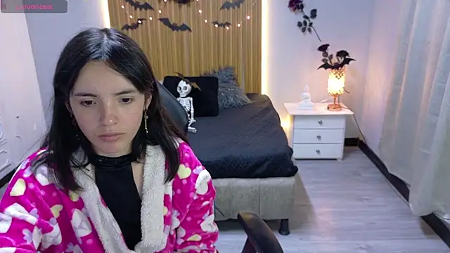 Snapshot of sailor_moon07 chatting on 10/03/25, 05:04 sailor moon07 online show from 10/03/25, 05:04