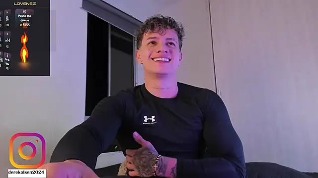 Snapshot of DerekOlsen chatting on 11/08/25, 02:45 DerekOlsen online show from 11/08/25, 02:45